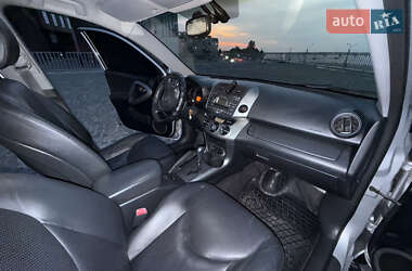 Позашляховик / Кросовер Toyota RAV4 2007 в 