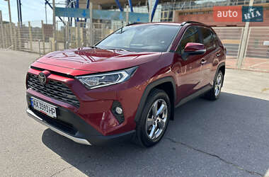 Внедорожник / Кроссовер Toyota RAV4 2019 в Харькове
