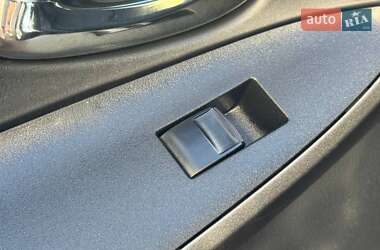 Внедорожник / Кроссовер Toyota RAV4 2011 в 