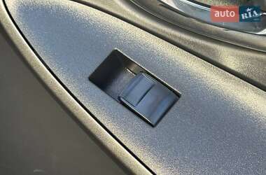 Внедорожник / Кроссовер Toyota RAV4 2011 в 
