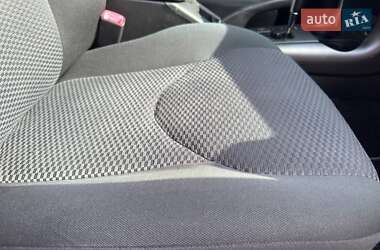 Внедорожник / Кроссовер Toyota RAV4 2011 в 