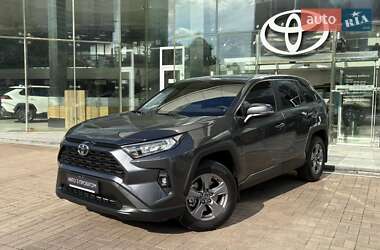 Внедорожник / Кроссовер Toyota RAV4 2023 в Киеве