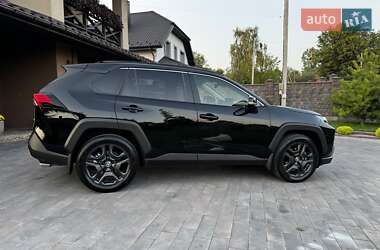 Внедорожник / Кроссовер Toyota RAV4 2024 в 