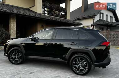 Внедорожник / Кроссовер Toyota RAV4 2024 в 