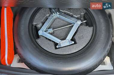 Внедорожник / Кроссовер Toyota RAV4 2024 в 