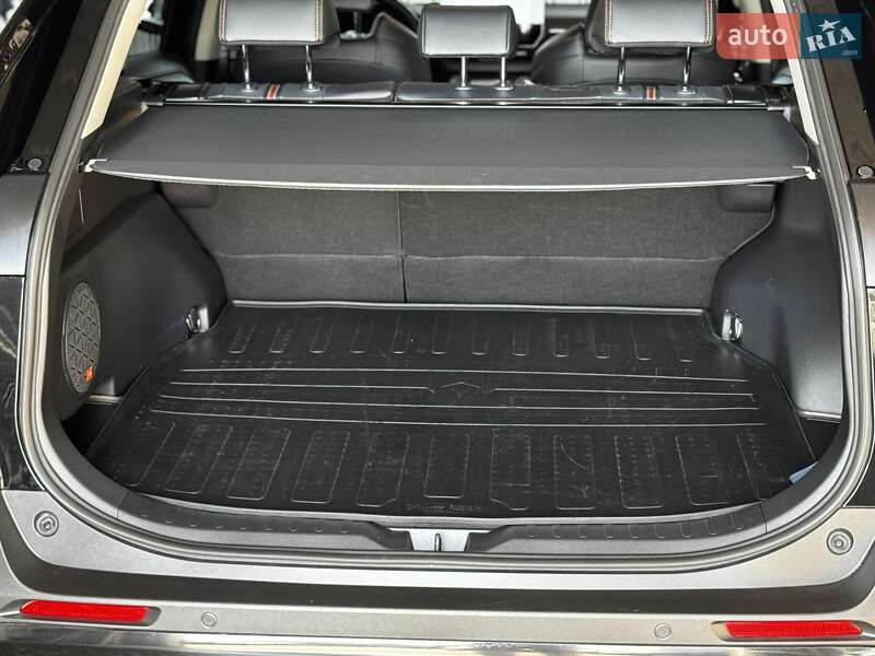 Позашляховик / Кросовер Toyota RAV4 2024 в Рівному