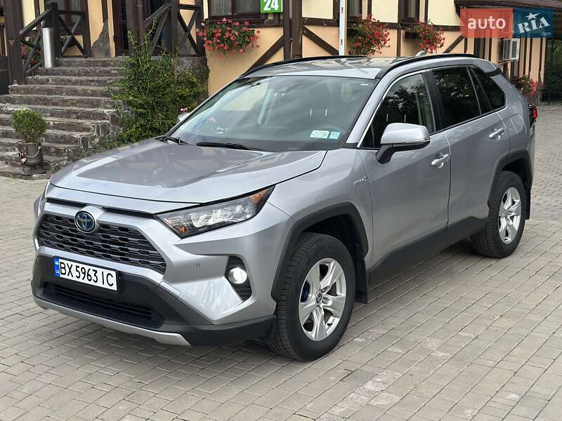 Позашляховик / Кросовер Toyota RAV4 2021 в Хмельницькому