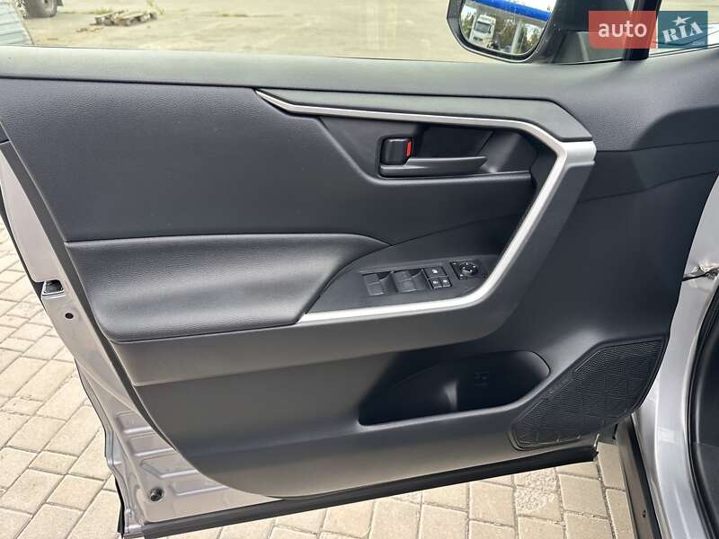 Позашляховик / Кросовер Toyota RAV4 2021 в Хмельницькому