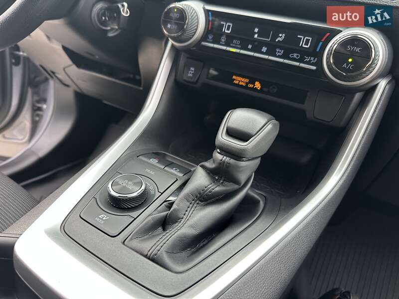 Позашляховик / Кросовер Toyota RAV4 2021 в Хмельницькому