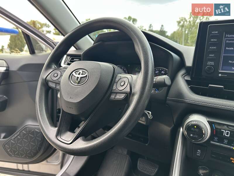 Позашляховик / Кросовер Toyota RAV4 2021 в Хмельницькому