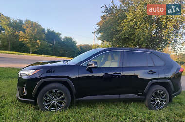 Внедорожник / Кроссовер Toyota RAV4 2023 в 