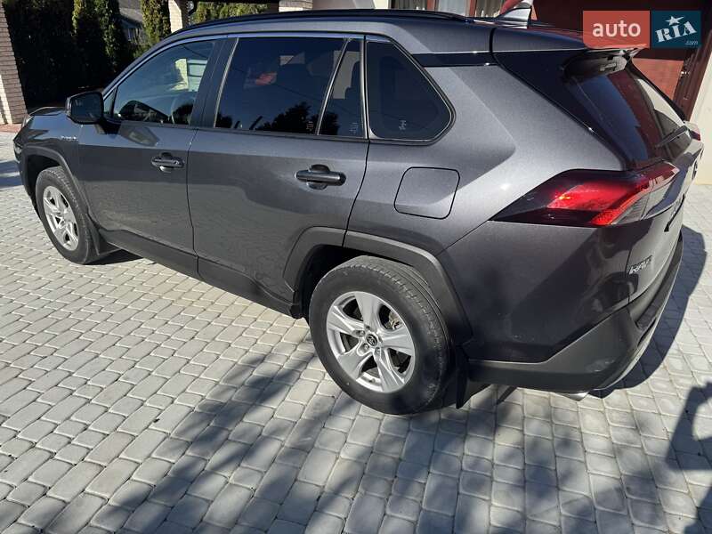 Внедорожник / Кроссовер Toyota RAV4 2020 в Копычинце