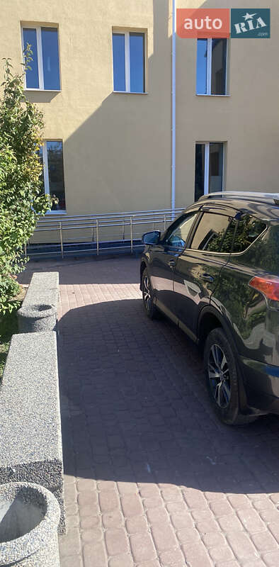 Внедорожник / Кроссовер Toyota RAV4 2018 в Днепре фото 6 Внедорожник / Кроссовер Toyota RAV4 2018 в Днепре