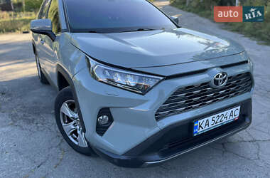 Позашляховик / Кросовер Toyota RAV4 2019 в Києві