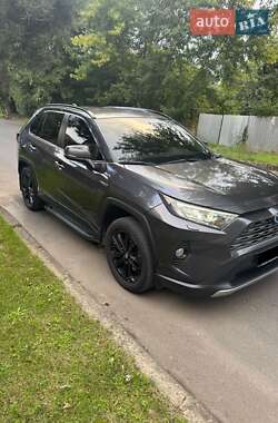 Внедорожник / Кроссовер Toyota RAV4 2019 в Ужгороде