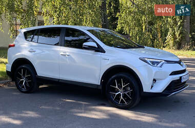 Внедорожник / Кроссовер Toyota RAV4 2016 в Ромнах
