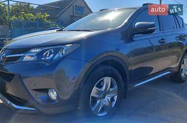 Внедорожник / Кроссовер Toyota RAV4 2015 в 