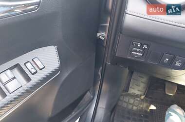 Внедорожник / Кроссовер Toyota RAV4 2015 в 