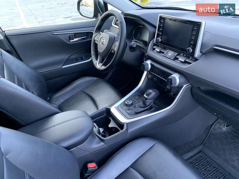 Позашляховик / Кросовер Toyota RAV4 2018 в Києві