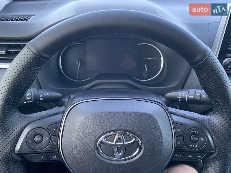 Позашляховик / Кросовер Toyota RAV4 2018 в Києві