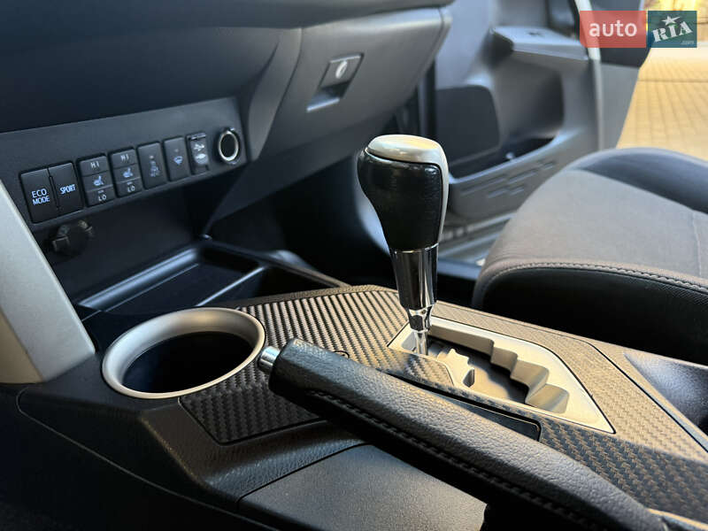 Позашляховик / Кросовер Toyota RAV4 2013 в Одесі фото 43 Позашляховик / Кросовер Toyota RAV4 2013 в Одесі