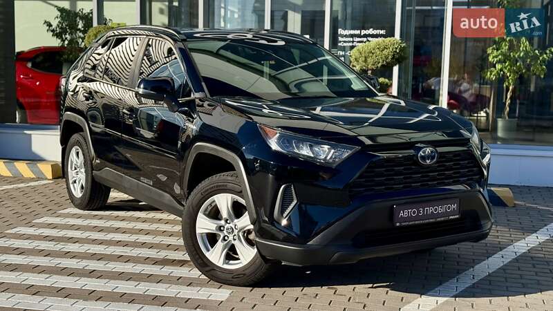 Позашляховик / Кросовер Toyota RAV4 2019 в Чернігові