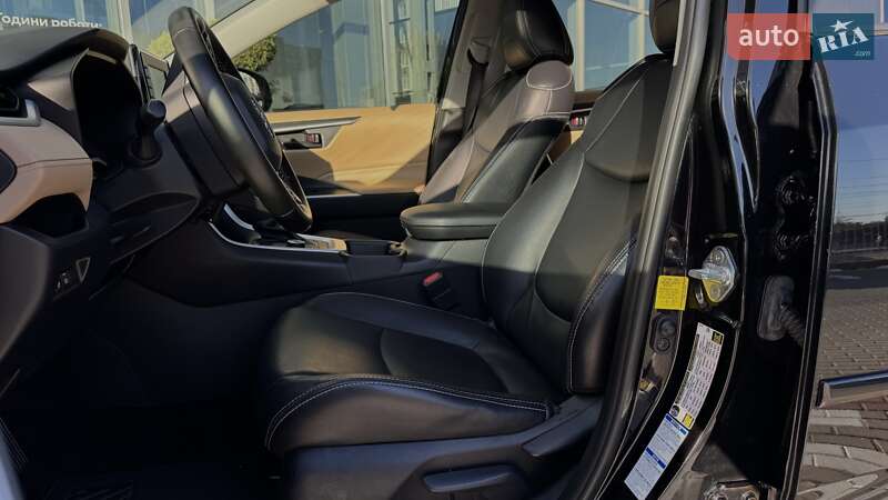 Позашляховик / Кросовер Toyota RAV4 2019 в Чернігові