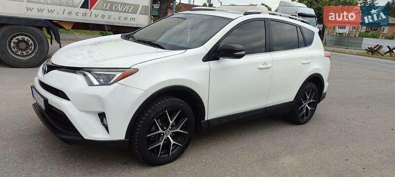 Внедорожник / Кроссовер Toyota RAV4 2015 в Виннице