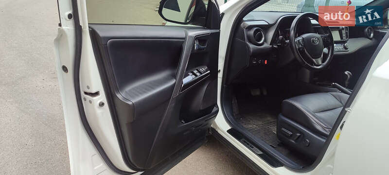 Внедорожник / Кроссовер Toyota RAV4 2015 в Виннице