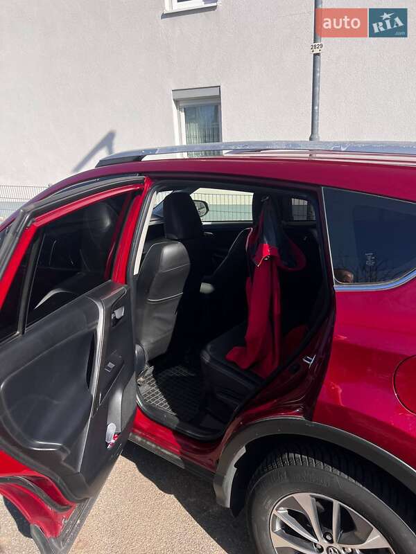 Внедорожник / Кроссовер Toyota RAV4 2018 в Днепре