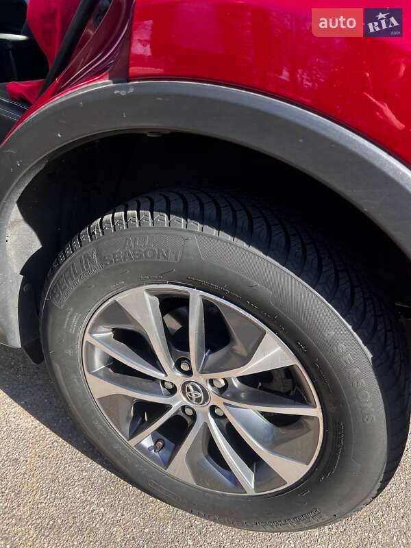 Внедорожник / Кроссовер Toyota RAV4 2018 в Днепре