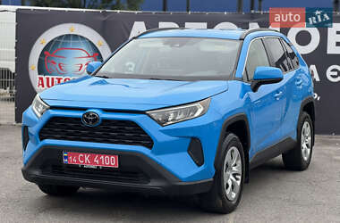 Внедорожник / Кроссовер Toyota RAV4 2019 в 