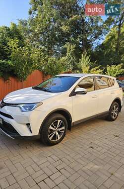 Позашляховик / Кросовер Toyota RAV4 2016 в Мукачевому