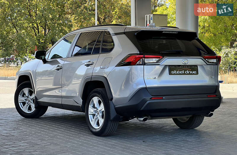 Внедорожник / Кроссовер Toyota RAV4 2021 в Николаеве