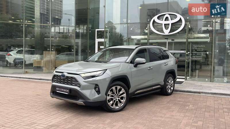 Позашляховик / Кросовер Toyota RAV4 2023 в  фото Позашляховик / Кросовер Toyota RAV4 2023 в