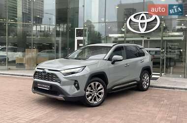 Позашляховик / Кросовер Toyota RAV4 2023 в  Позашляховик / Кросовер Toyota RAV4 2023 в