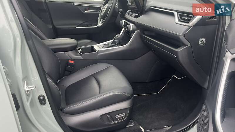 Позашляховик / Кросовер Toyota RAV4 2023 в Києві