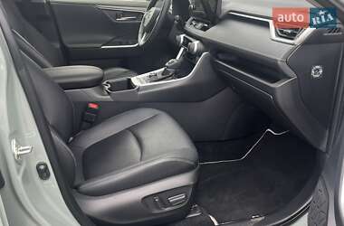 Позашляховик / Кросовер Toyota RAV4 2023 в  фото 6 Позашляховик / Кросовер Toyota RAV4 2023 в