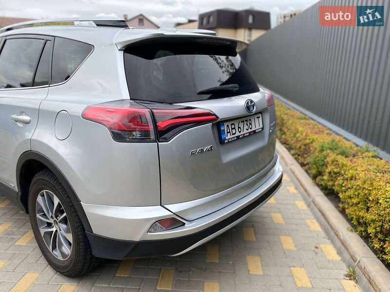 Внедорожник / Кроссовер Toyota RAV4 2016 в Виннице