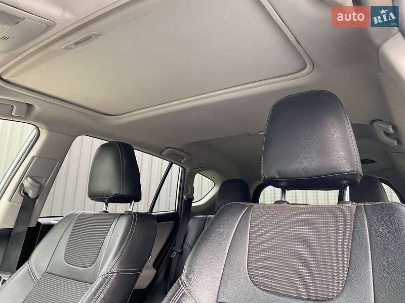 Внедорожник / Кроссовер Toyota RAV4 2016 в Виннице