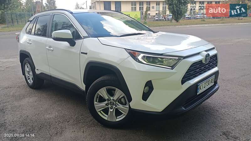 Позашляховик / Кросовер Toyota RAV4 2020 в Києві