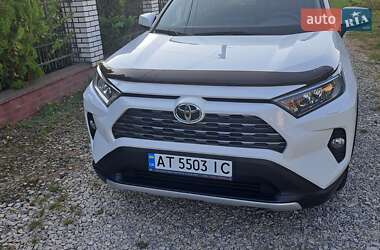 Позашляховик / Кросовер Toyota RAV4 2019 в Івано-Франківську