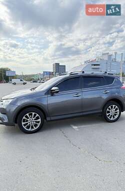 Внедорожник / Кроссовер Toyota RAV4 2017 в Харькове