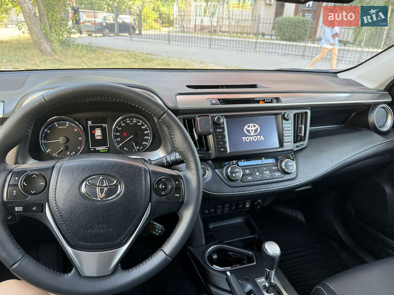 Позашляховик / Кросовер Toyota RAV4 2015 в Києві фото 10 Позашляховик / Кросовер Toyota RAV4 2015 в Києві