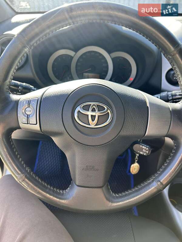 Внедорожник / Кроссовер Toyota RAV4 2005 в Золотоноше фото 3 Внедорожник / Кроссовер Toyota RAV4 2005 в Золотоноше