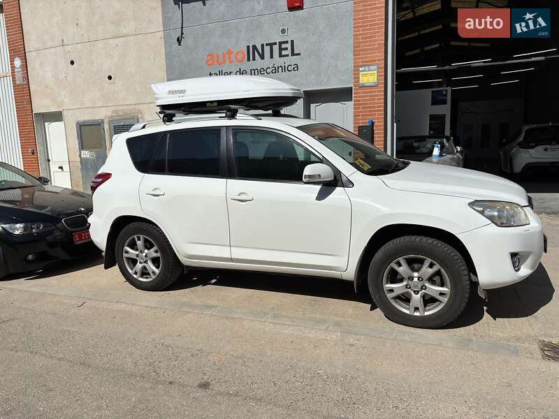 Внедорожник / Кроссовер Toyota RAV4 2009 в Харькове