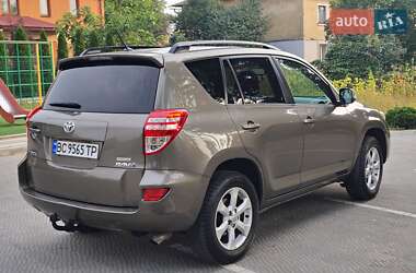 Внедорожник / Кроссовер Toyota RAV4 2010 в 