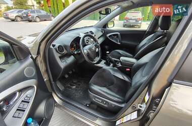 Внедорожник / Кроссовер Toyota RAV4 2010 в 
