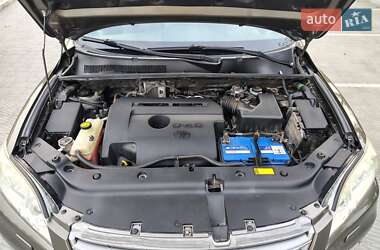 Внедорожник / Кроссовер Toyota RAV4 2010 в 