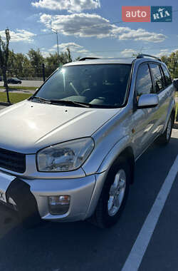Позашляховик / Кросовер Toyota RAV4 2003 в Києві